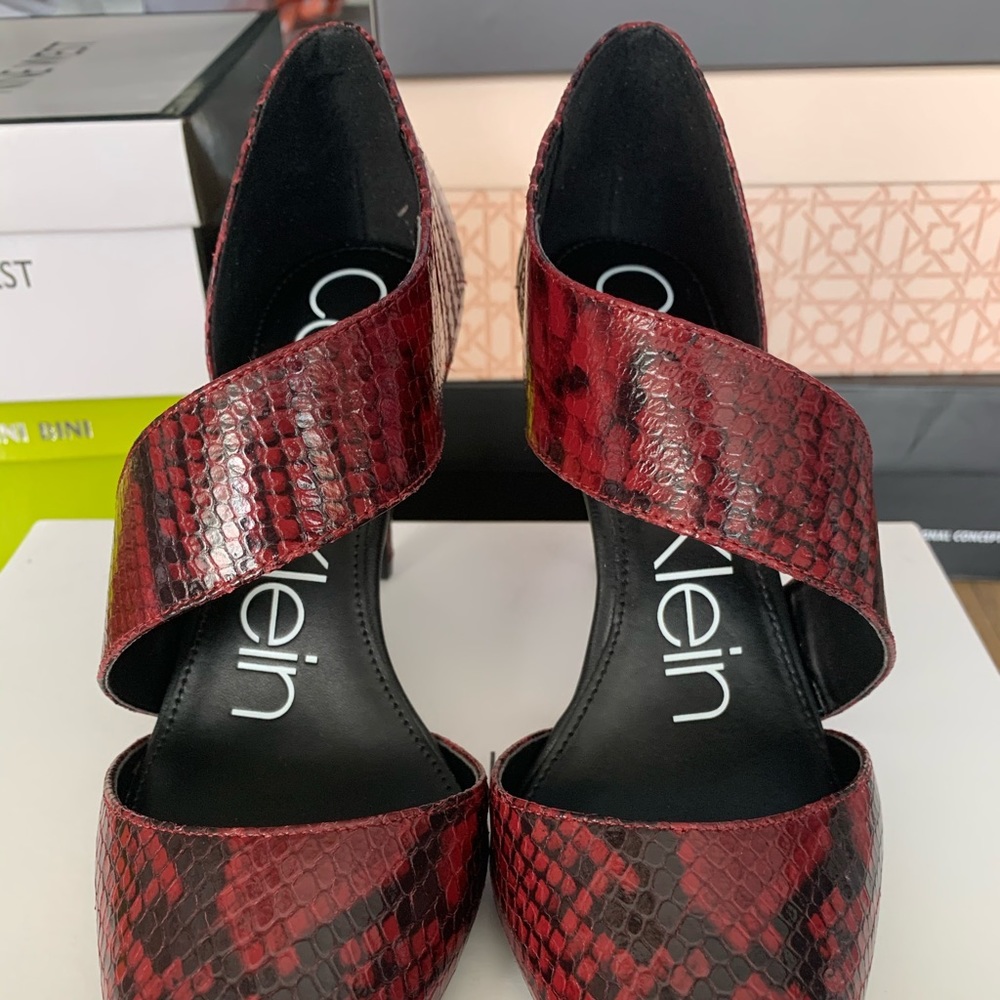 Calvin Klein Shoe - Picture 2 of 6